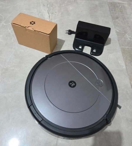 Robot aspirapolvere - , e