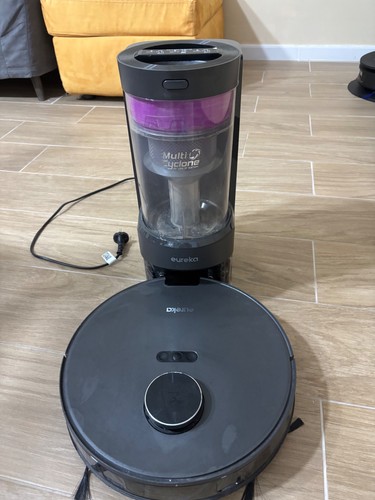 Robot aspirapolvere - , e