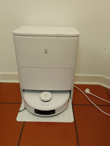 Robot aspira lava pavimenti